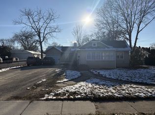 815 E Clinton St, Howell, MI 48843