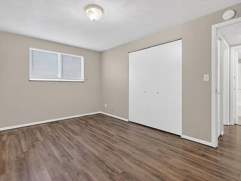 3629 N Leroy Ave — Photo 9