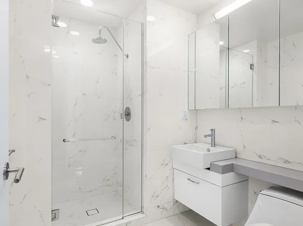 301 East 61st Street image 9 of 12