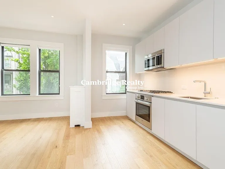 12 Elko St #2T — Photo 1