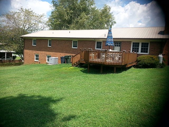 2nd image of 419 Heitman Rd