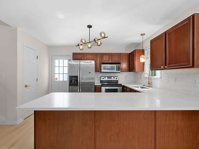 305 Dearing Dr — Photo 15