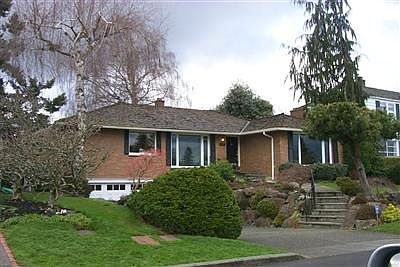 1st image of 7747 Crest Dr NE