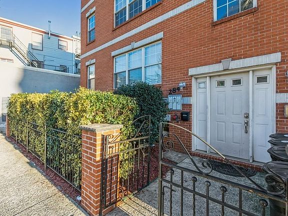 2nd image of 284 Baldwin Ave APT 3