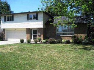 300 Clearfield Dr, Williamsville, NY 14221