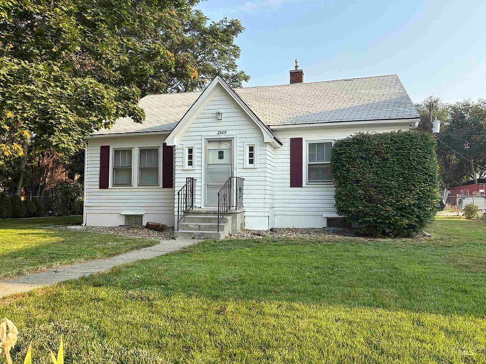 1st image of 2009 E Linden St