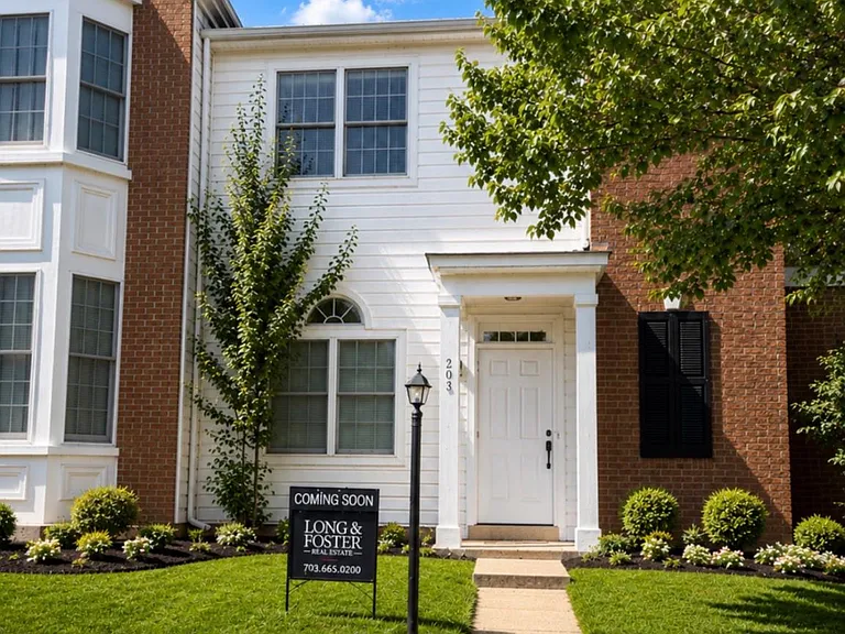 203 W Park Dr — Photo 1