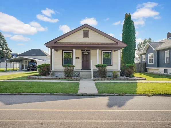 611 N 8th St, Mitchell, IN 47446