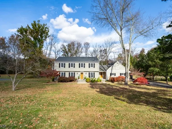 8 Keats Rd, Tewksbury Twp., NJ 07979