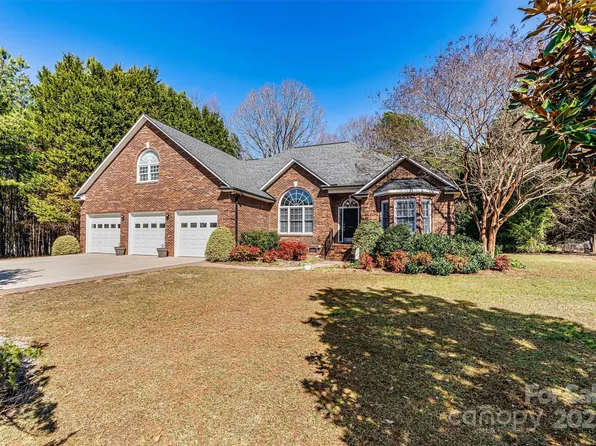 4522 Long Cove Dr, Denver, NC 28037