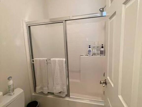 5th image of 8025 Holland Park St