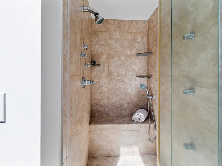 9 Eisenhower Dr — Photo 18