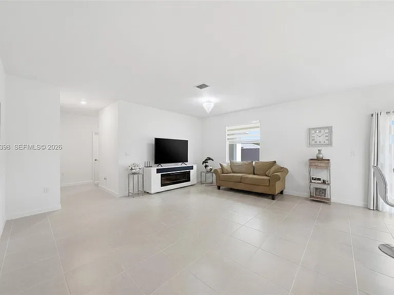 13249 SW 189th Ter — Photo 5