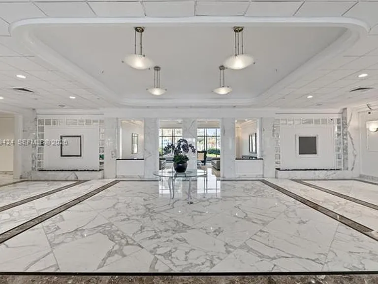 5700 Collins Ave #7J — Photo 4