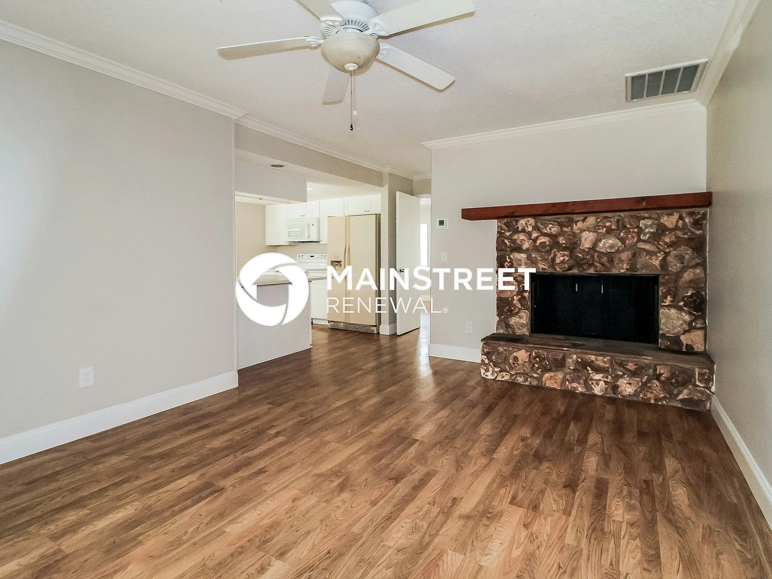1333 Sterling Oaks Dr — Photo 3