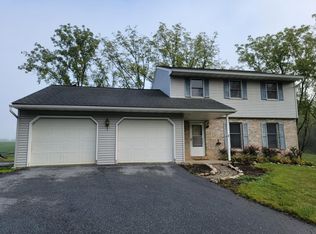 105 Deck Rd, Womelsdorf, PA 19567