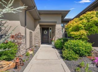 6726 N Fairborn Ave, Meridian, ID 83646