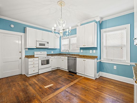 2nd image of 1056-1058 Fontaine Rd