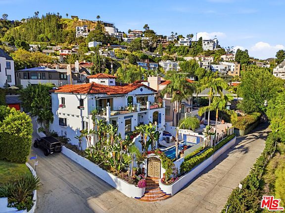 2nd image of 8237 Roxbury Rd