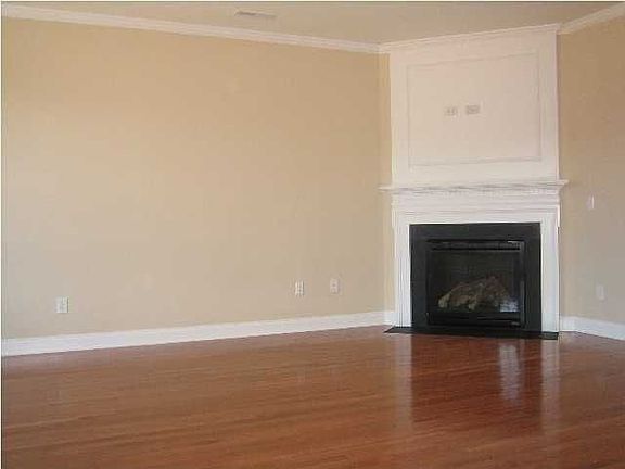 5th image of 3660 Bagley Dr