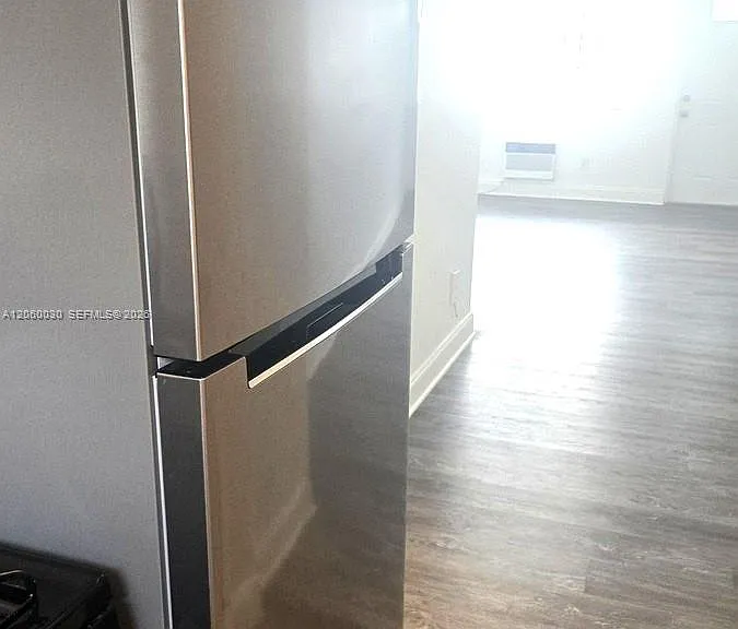 7720 Harding Ave #9 — Photo 5