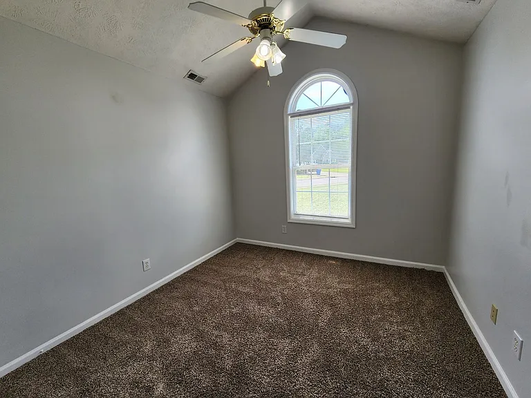 1549 Laurel Oak Dr — Photo 16