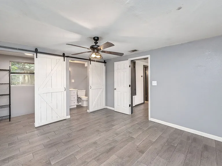 205 Pine St — Photo 16