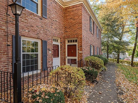 3rd image of 1284 Culpepper Dr #10