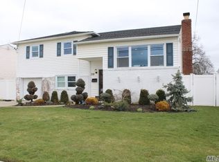 378 Montgomery Ave, Oceanside, NY 11572