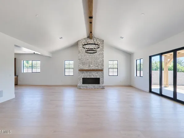 3913 E CAMPBELL Avenue, Phoenix, AZ 85018