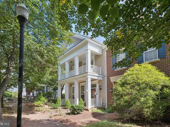 13806 Custis Sq, Woodbridge, VA 22191