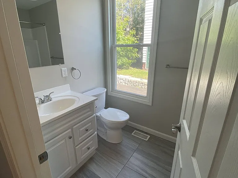 441 Yates St — Photo 8