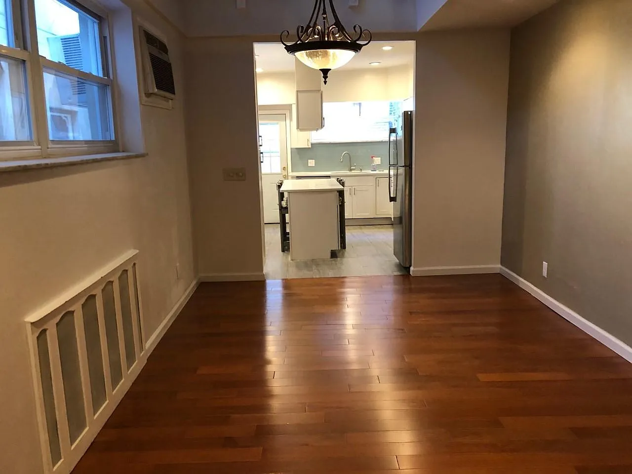 5 bed, 1.5 bath, 1700 sqft, $2,600 — Photo 3