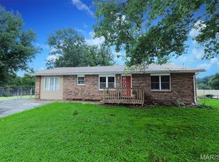 4617 Mary Ave, Godfrey, IL 62035