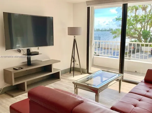 200 SE 15th Rd, Miami, FL