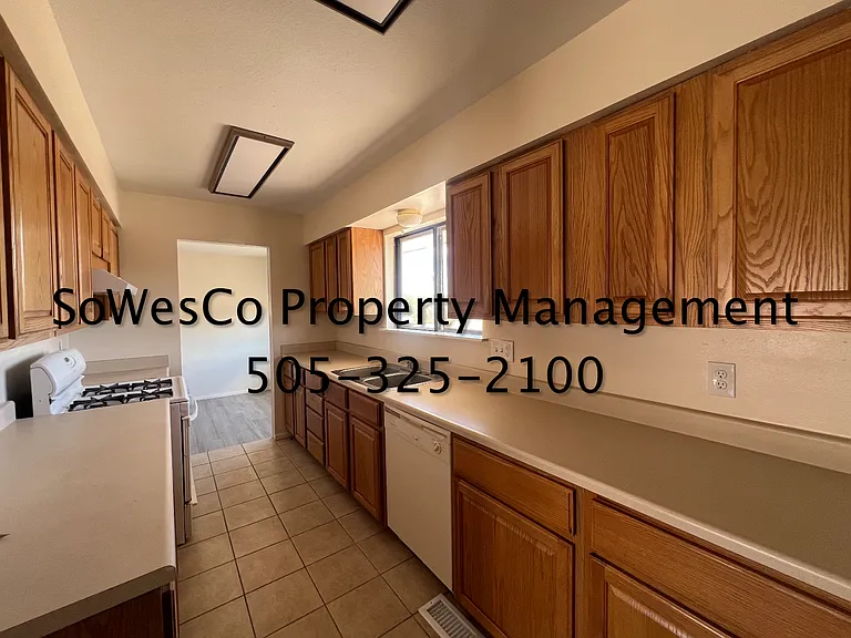 2408 Hutton Ave — Photo 4