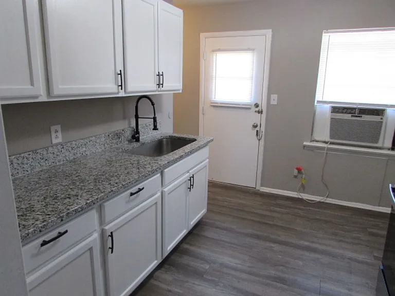 507 Hasty St — Photo 3