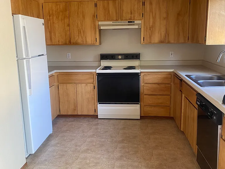 1308 Oak Ridge Dr — Photo 1