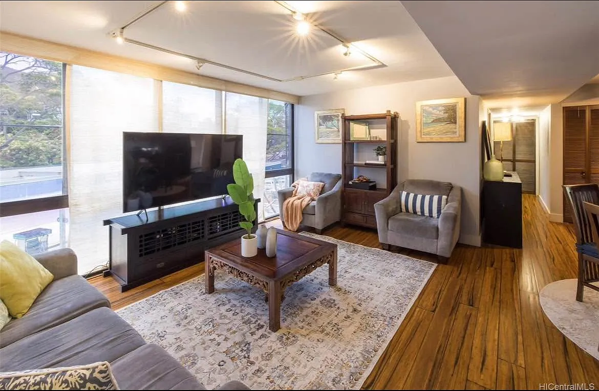 3 bed, 1170 sqft, $3,650 — Photo 4