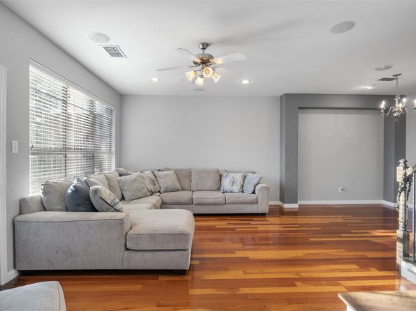 irving-texas-83998238 picture