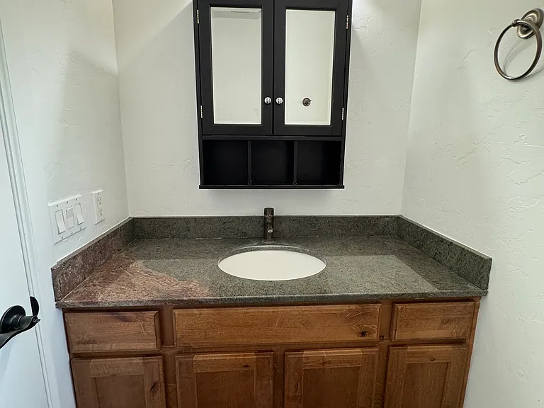 120 N Campbell Ave — Photo 15
