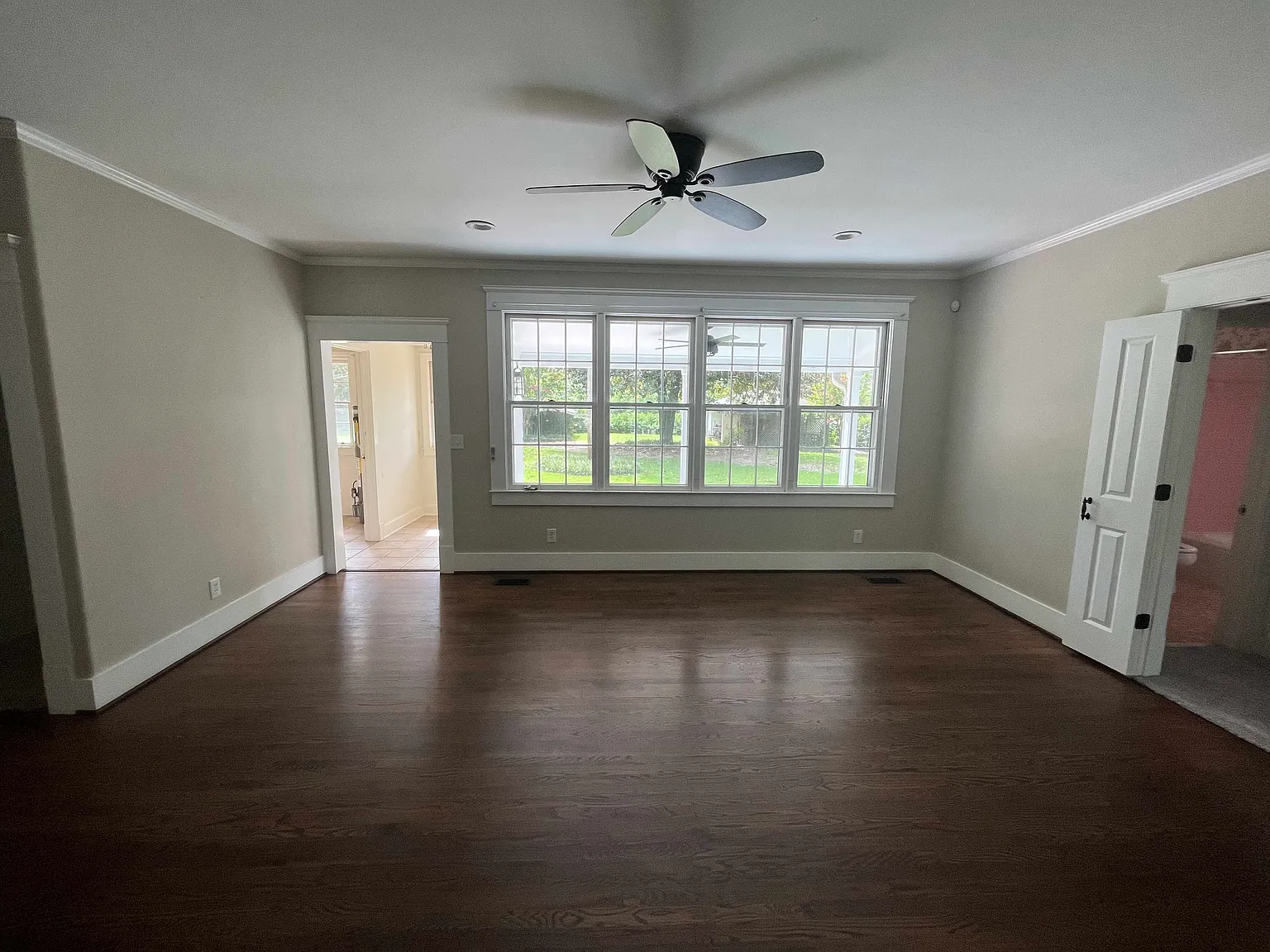 4 bed, 2800 sqft, $2,500 — Photo 4