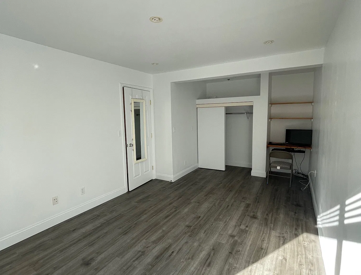 1 bed, 500 sqft, $2,100 — Photo 2