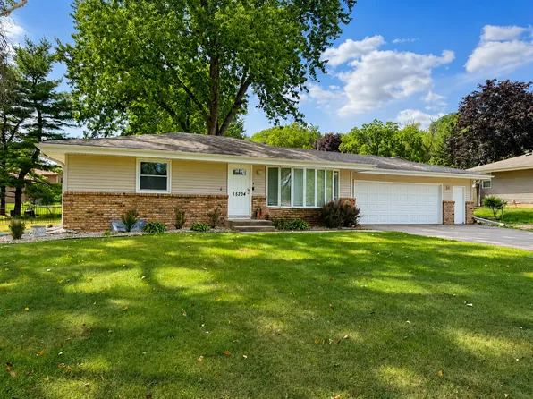 15204 Lead St, Burnsville, MN 55306