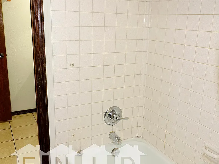 117 N Eufaula Dr — Photo 11