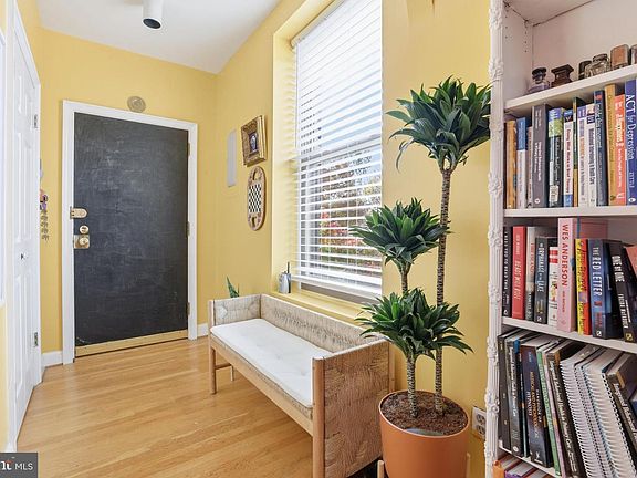 4th image of 121 13th St NE APT 301