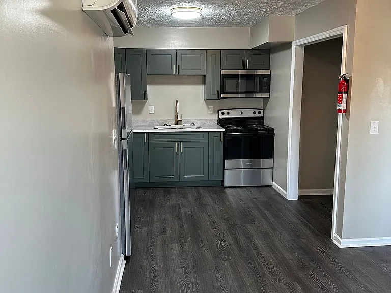 03 Living Room To Kitchen