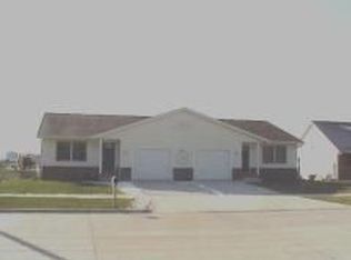 828 Lake Shore Dr, Nevada, IA 50201