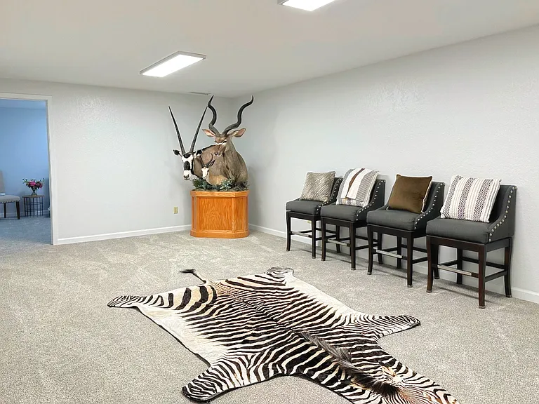 2209 Crestview Dr — Photo 38