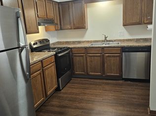 429 Concord Rd APT 3, Pewaukee, WI 53072